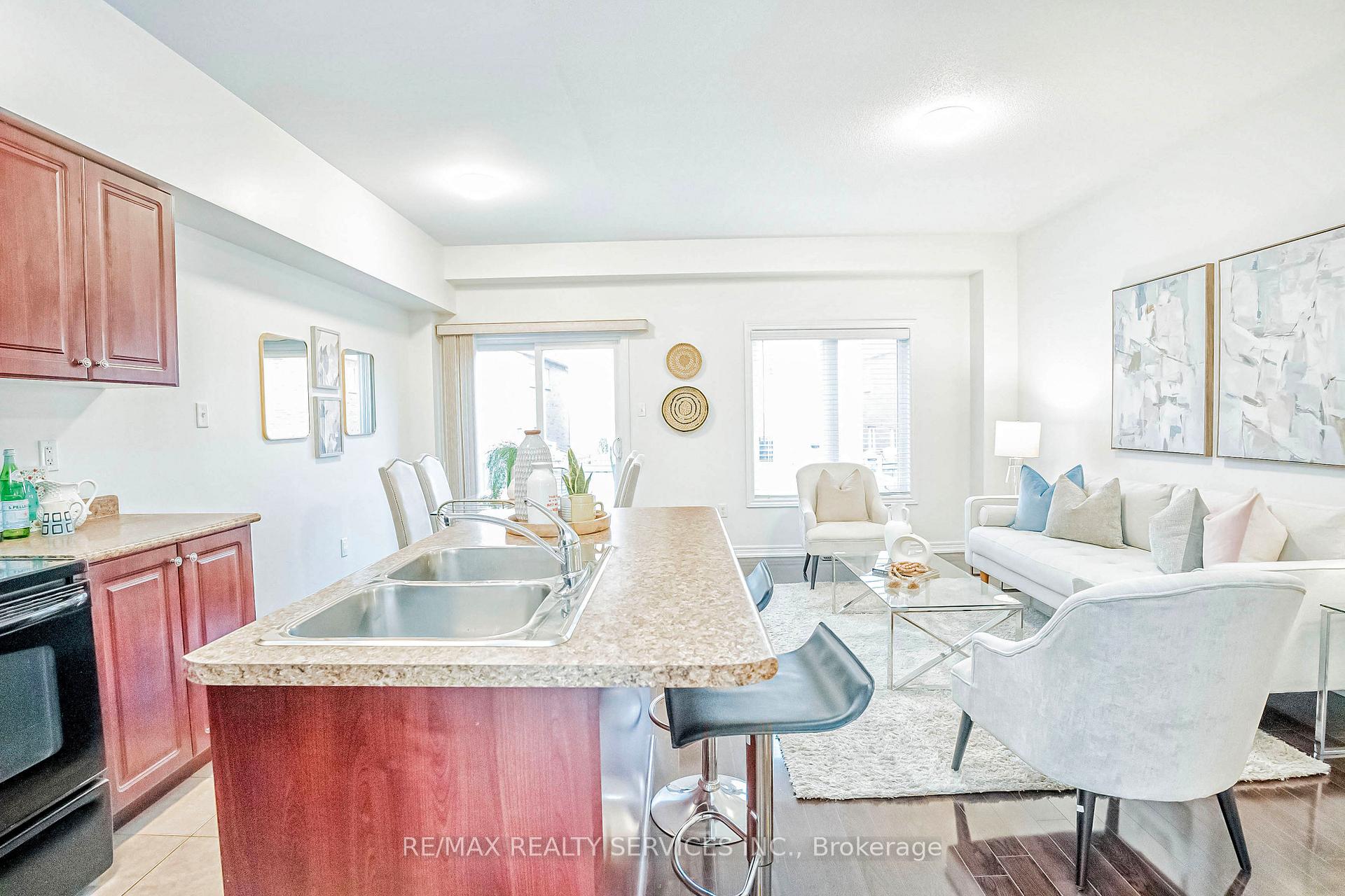 Photo 27 of 85 Frenchpark Circle, Brampton, Credit Valley — HOMEH