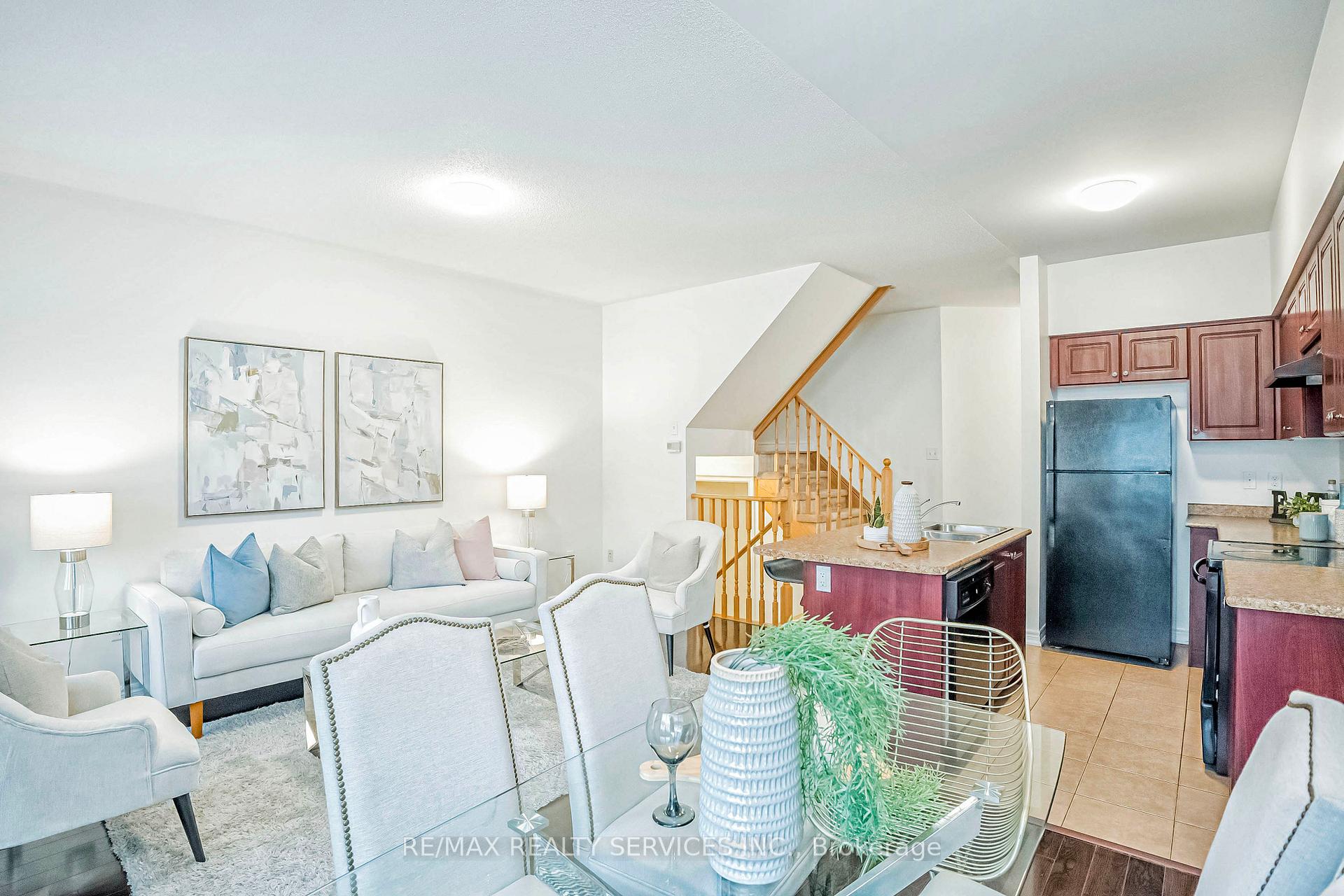 Photo 36 of 85 Frenchpark Circle, Brampton, Credit Valley — HOMEH