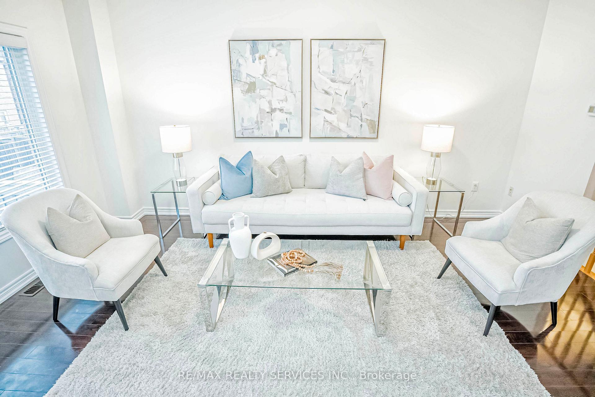 Photo 9 of 85 Frenchpark Circle, Brampton, Credit Valley — HOMEH