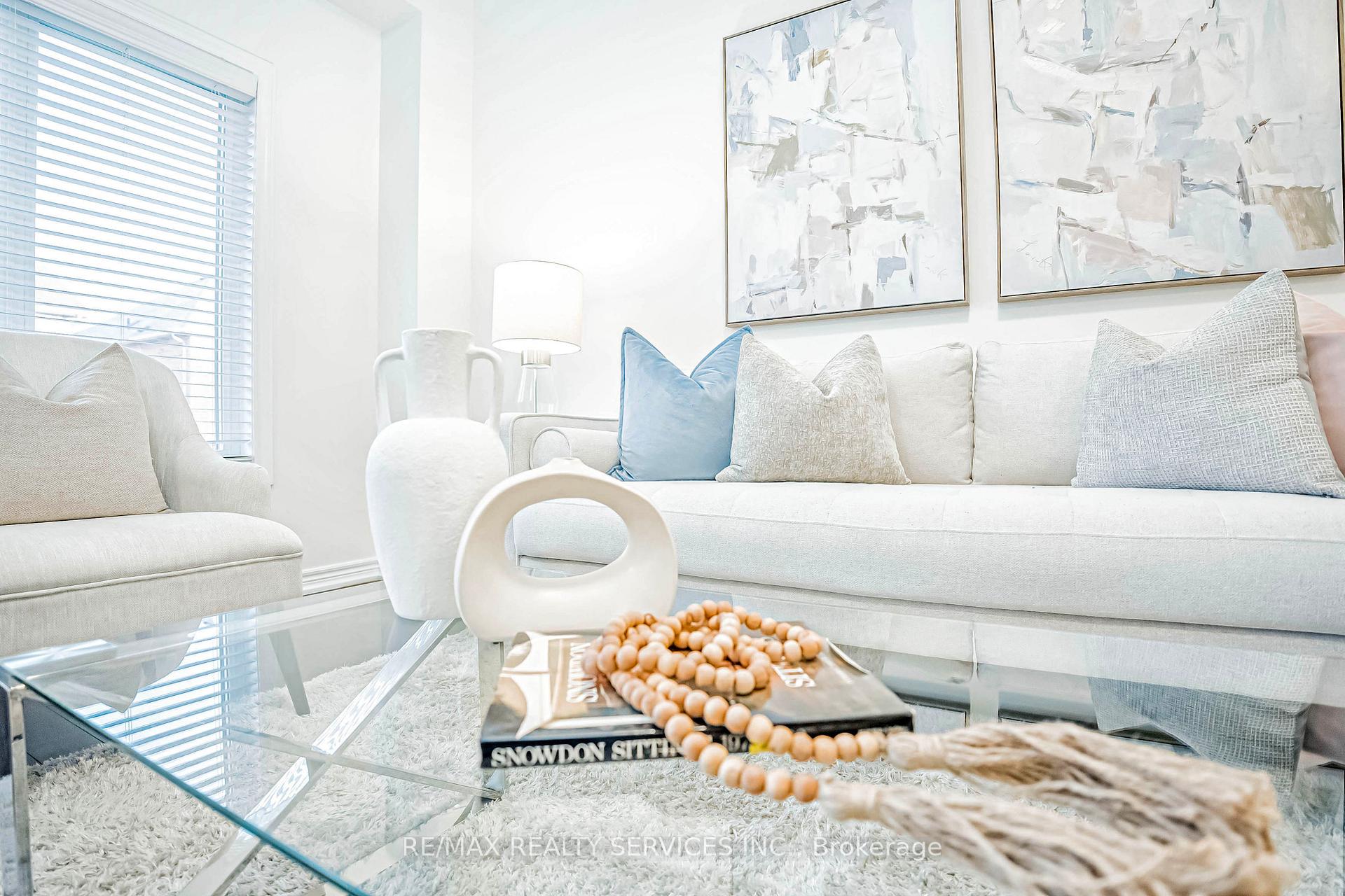 Photo 11 of 85 Frenchpark Circle, Brampton, Credit Valley — HOMEH