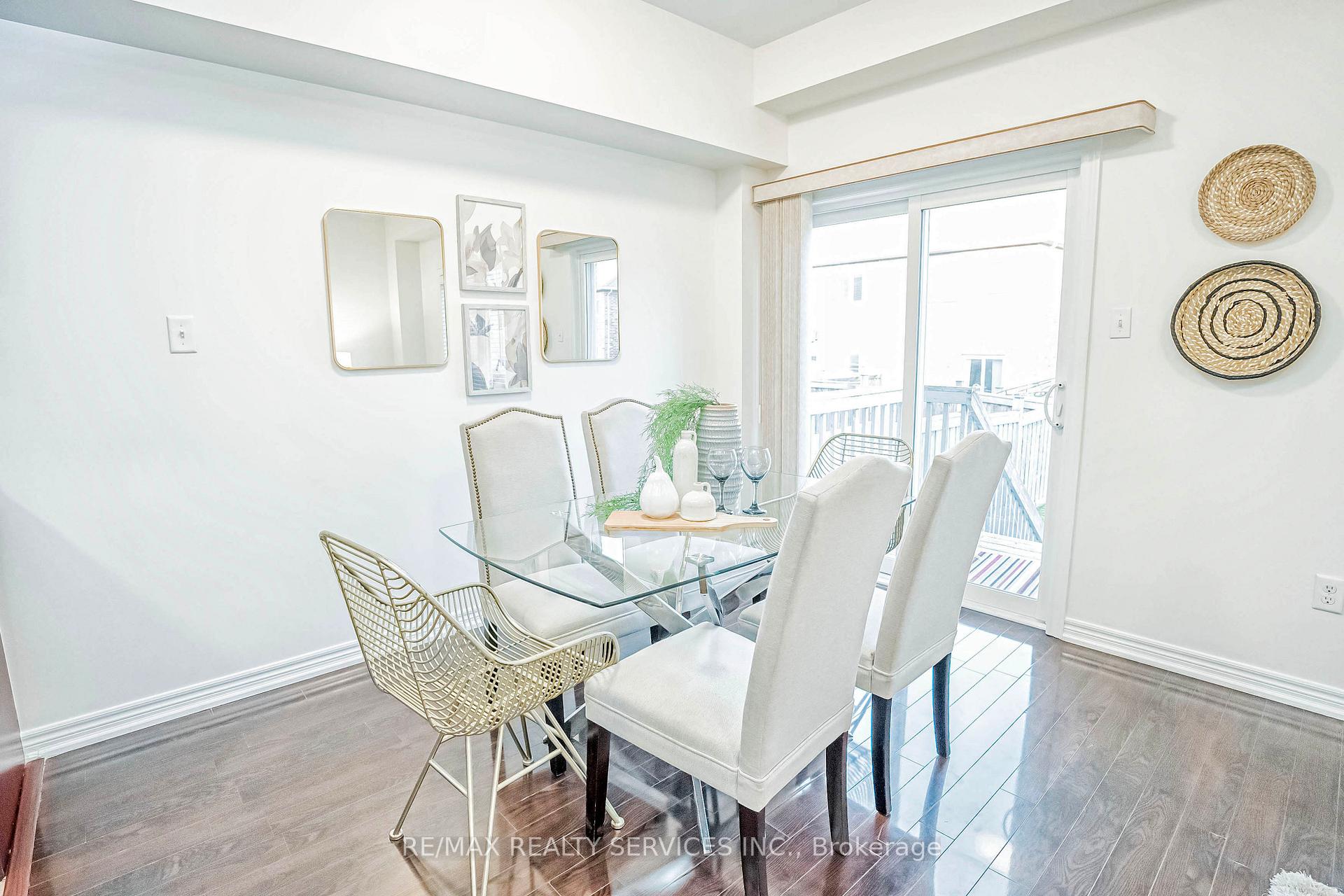 Photo 14 of 85 Frenchpark Circle, Brampton, Credit Valley — HOMEH
