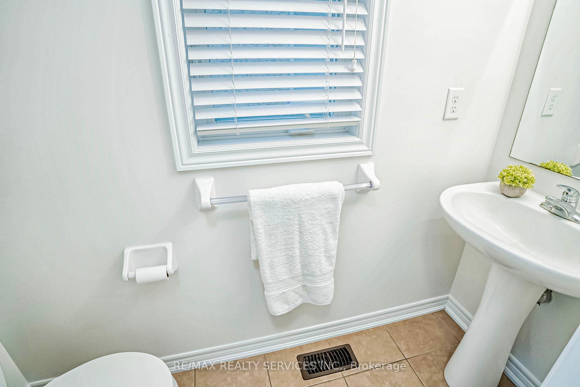 Photo 21 of 85 Frenchpark Circle, Brampton, Credit Valley — HOMEH