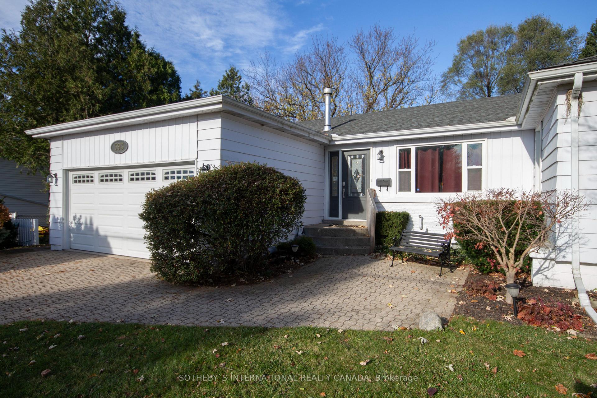 Photo 2 of 593 Westview Avenue, Hamilton, Ancaster — HOMEH
