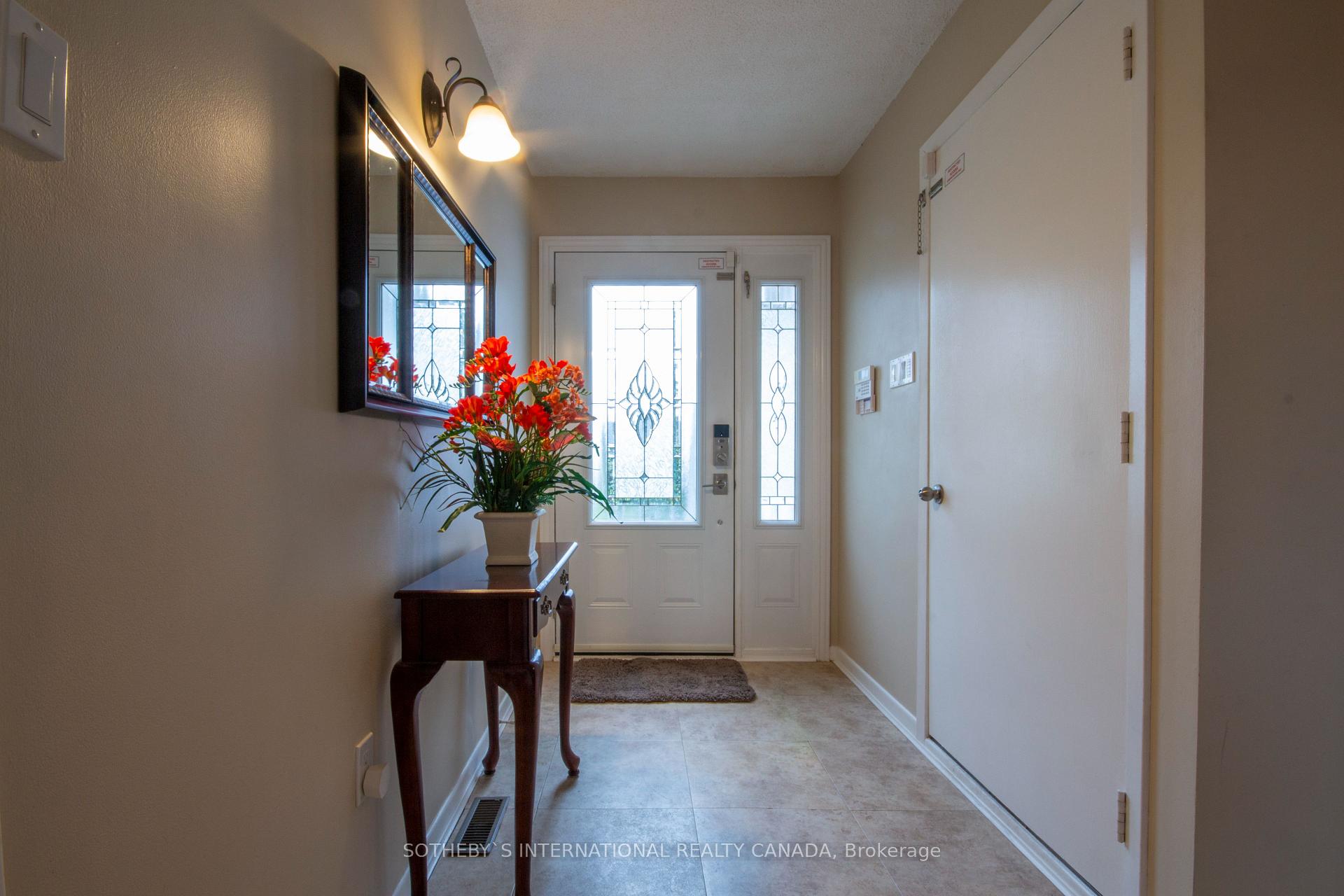 Photo 3 of 593 Westview Avenue, Hamilton, Ancaster — HOMEH