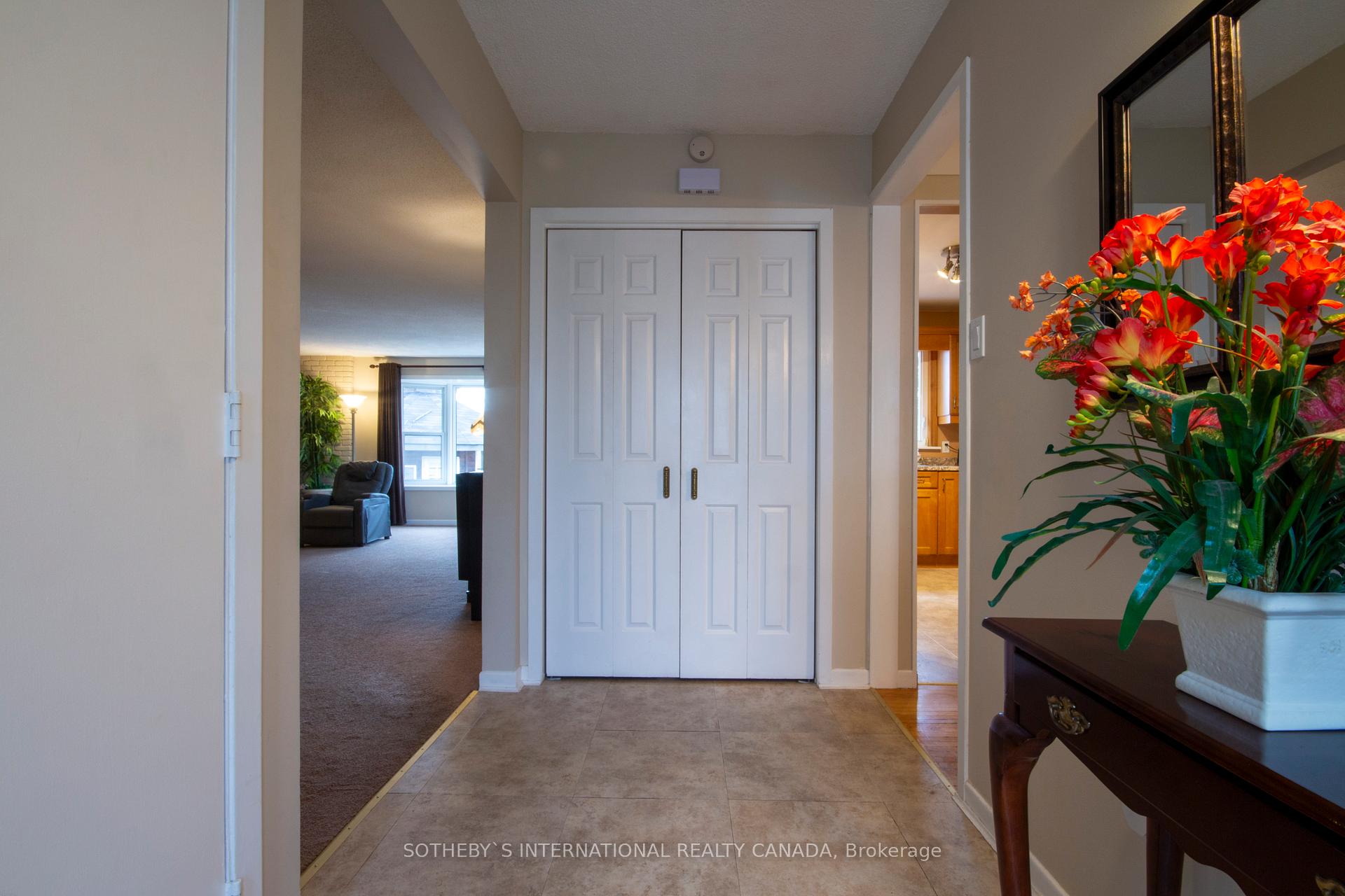 Photo 4 of 593 Westview Avenue, Hamilton, Ancaster — HOMEH