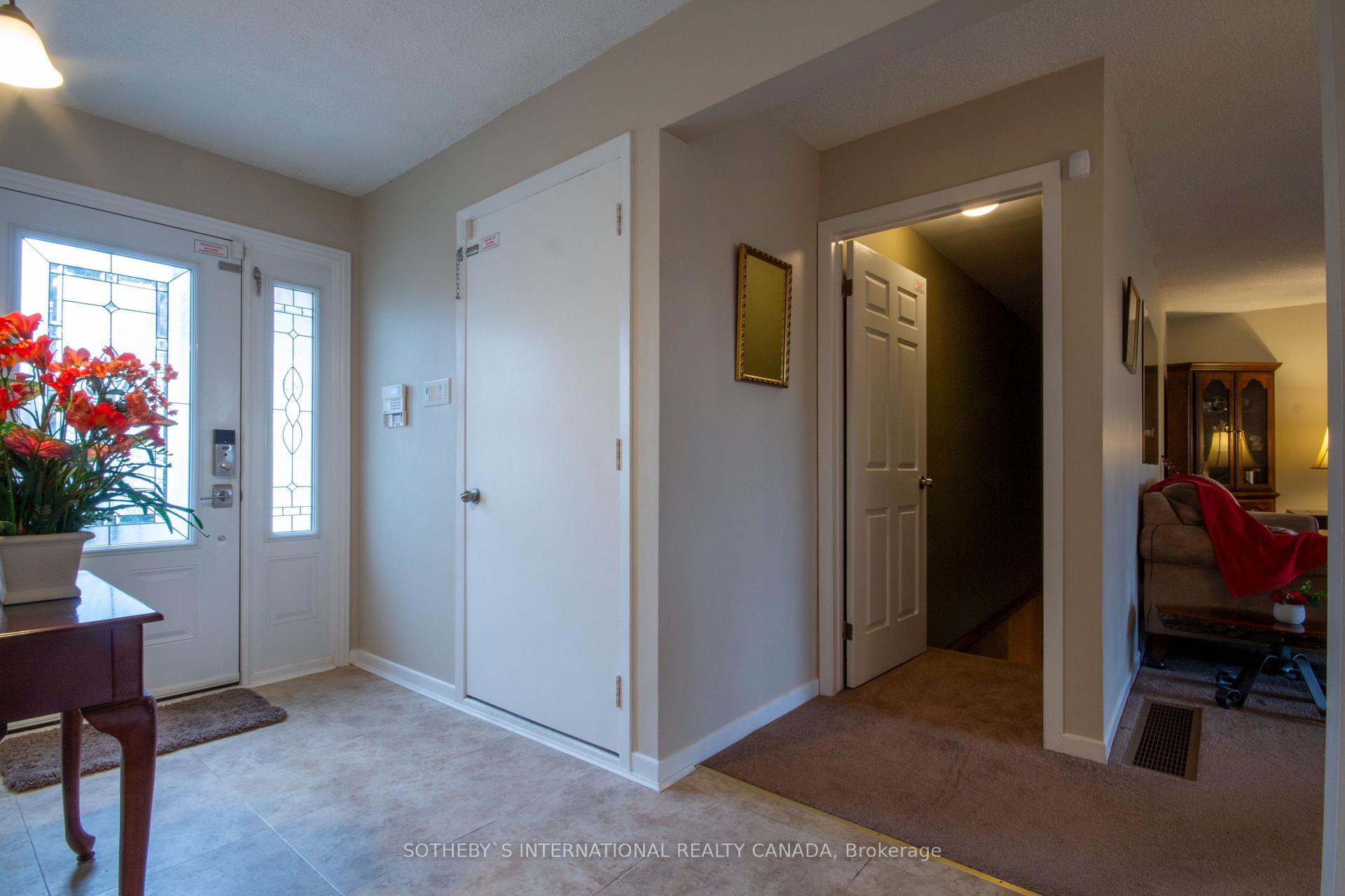 Photo 5 of 593 Westview Avenue, Hamilton, Ancaster — HOMEH