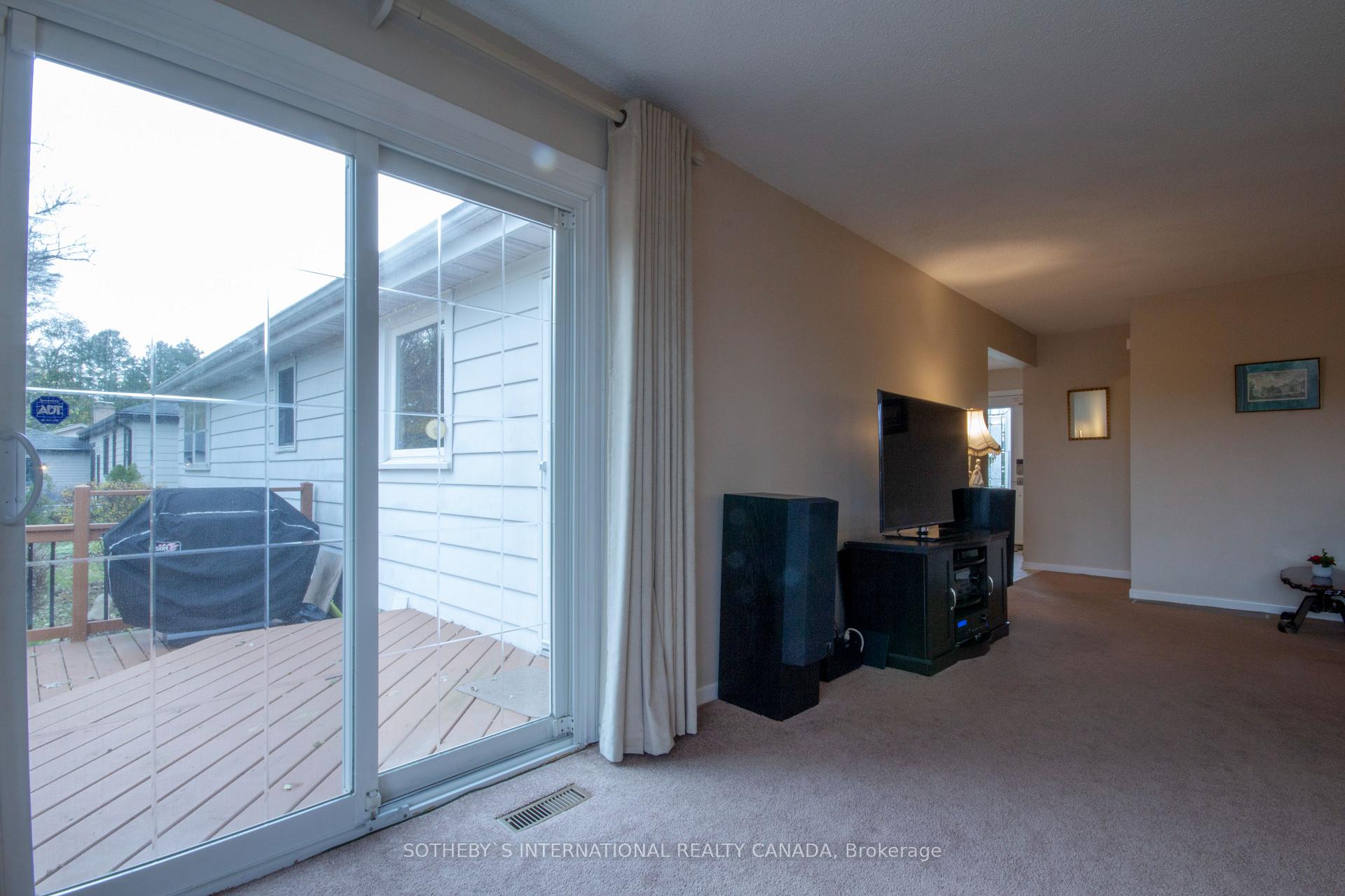 Photo 10 of 593 Westview Avenue, Hamilton, Ancaster — HOMEH