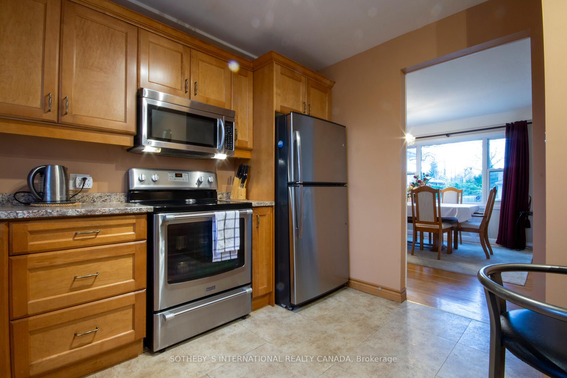 Photo 16 of 593 Westview Avenue, Hamilton, Ancaster — HOMEH