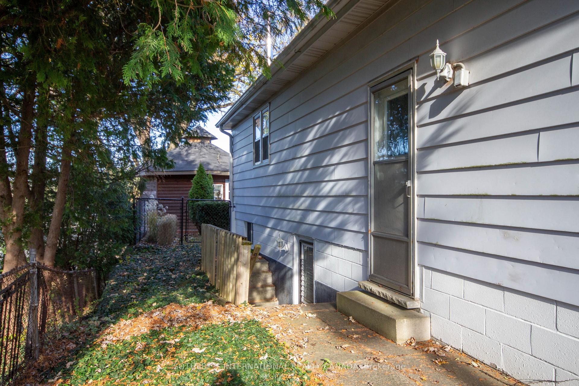 Photo 24 of 593 Westview Avenue, Hamilton, Ancaster — HOMEH
