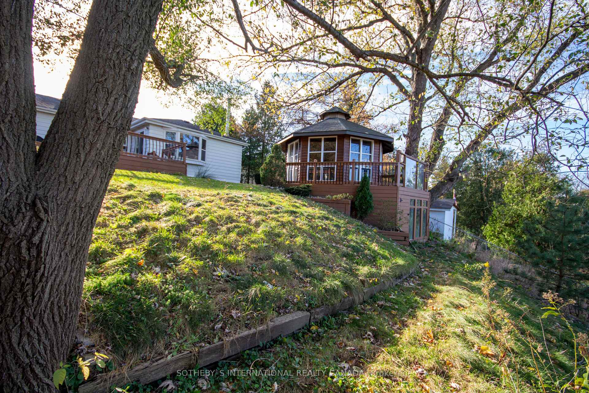 Photo 31 of 593 Westview Avenue, Hamilton, Ancaster — HOMEH