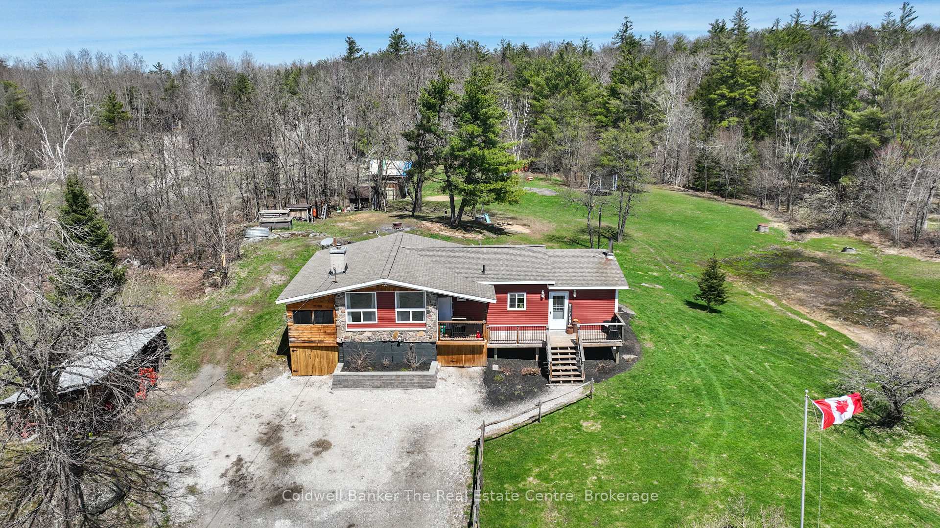 Photo 2 of 1777 Doe Lake Road, Gravenhurst — HOMEH