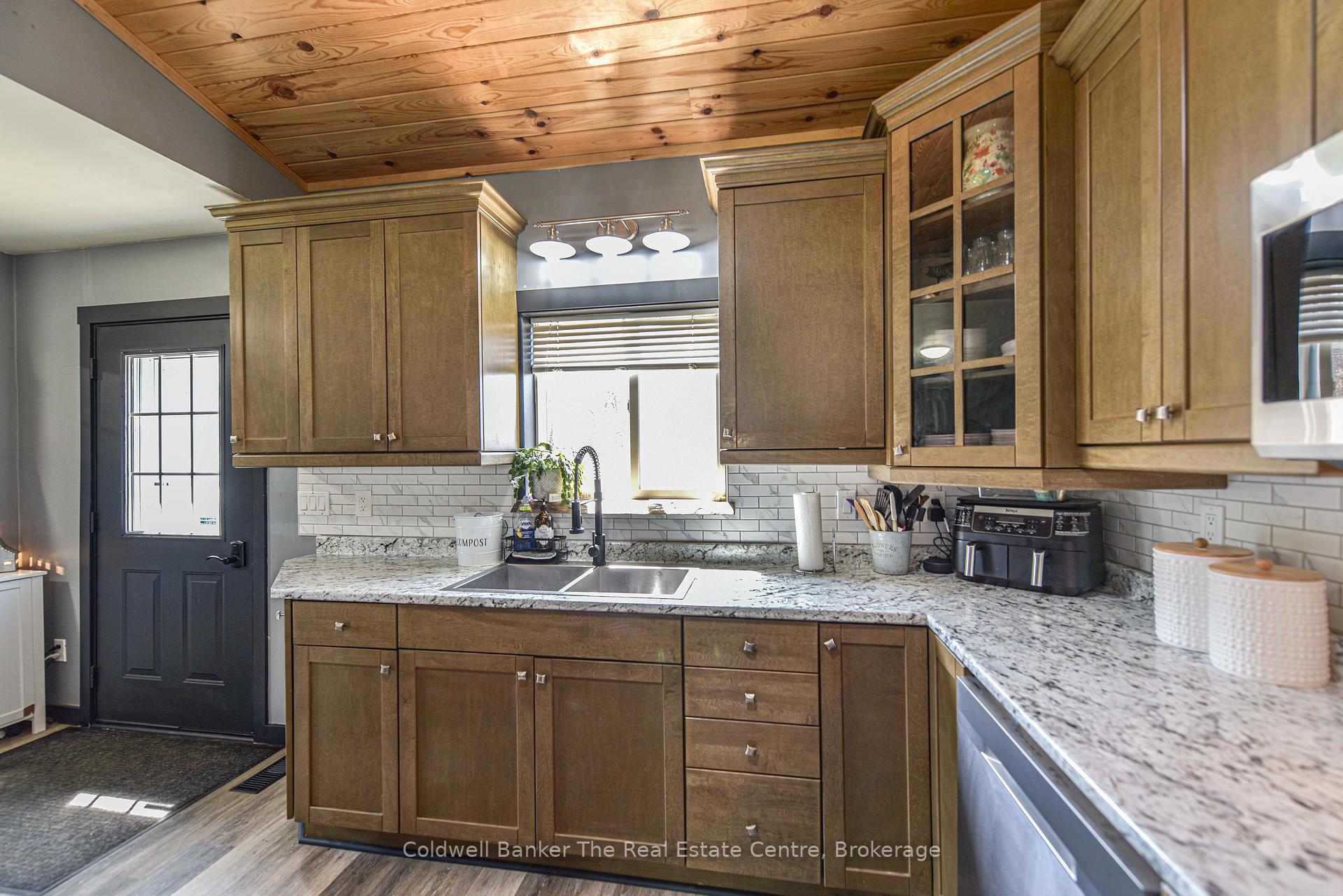 Photo 8 of 1777 Doe Lake Road, Gravenhurst — HOMEH