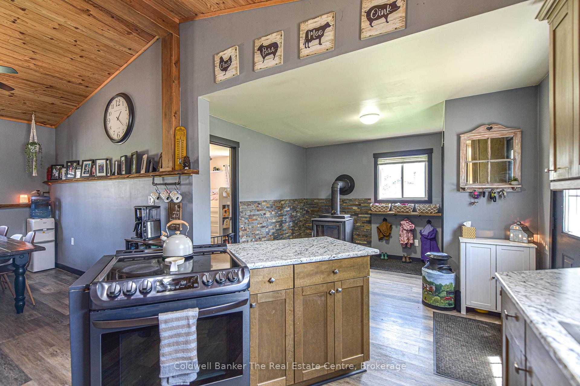 Photo 9 of 1777 Doe Lake Road, Gravenhurst — HOMEH