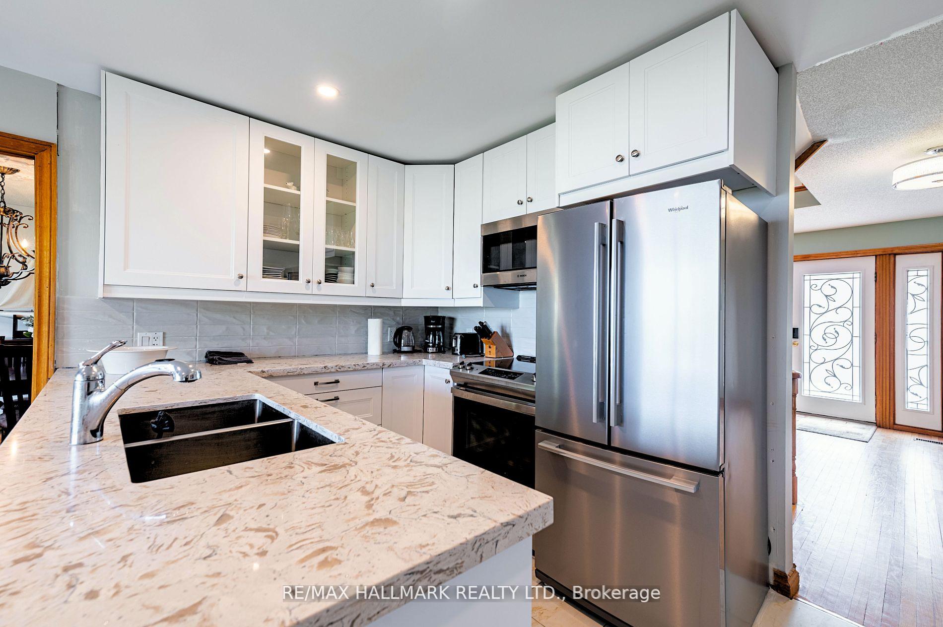 Photo 9 of 223 Bayshore Road, Innisfil, Rural Innisfil — HOMEH