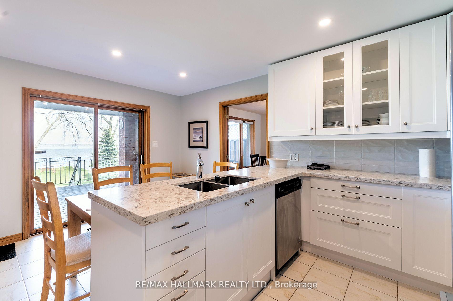 Photo 10 of 223 Bayshore Road, Innisfil, Rural Innisfil — HOMEH