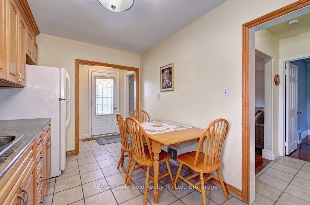 Photo 10 of 211 Lorne Avenue, Kitchener — HOMEH