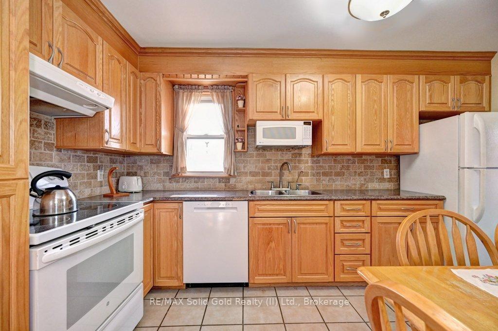 Photo 11 of 211 Lorne Avenue, Kitchener — HOMEH