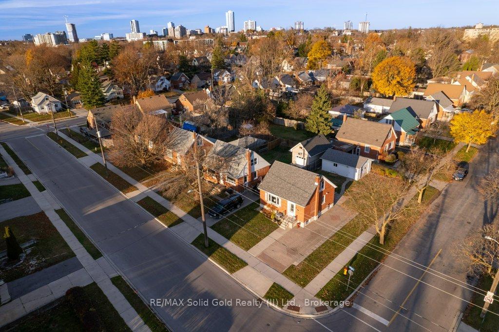 Photo 37 of 211 Lorne Avenue, Kitchener — HOMEH