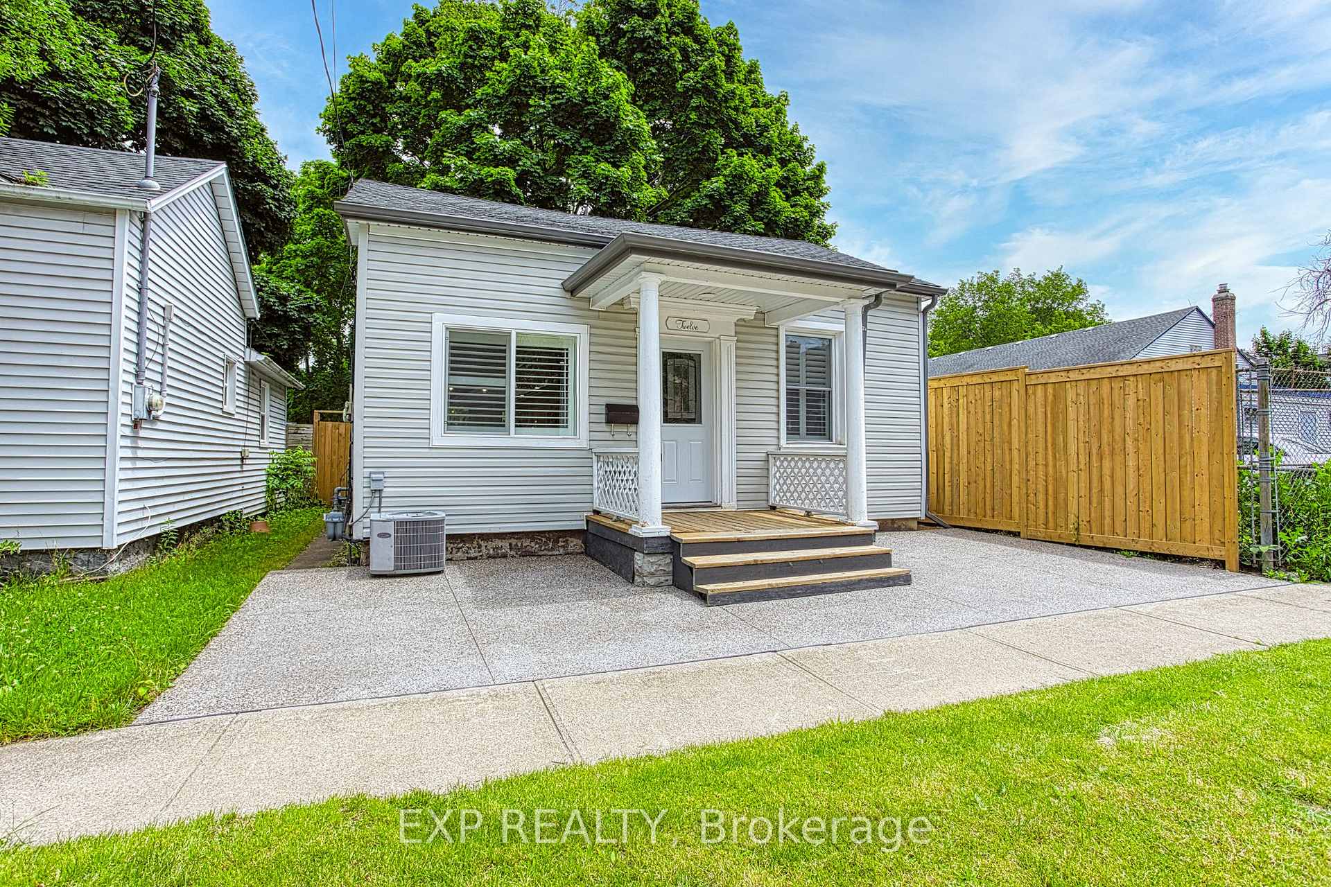 Photo 2 of 12 Napier Street, St. Catharines, Downtown — HOMEH