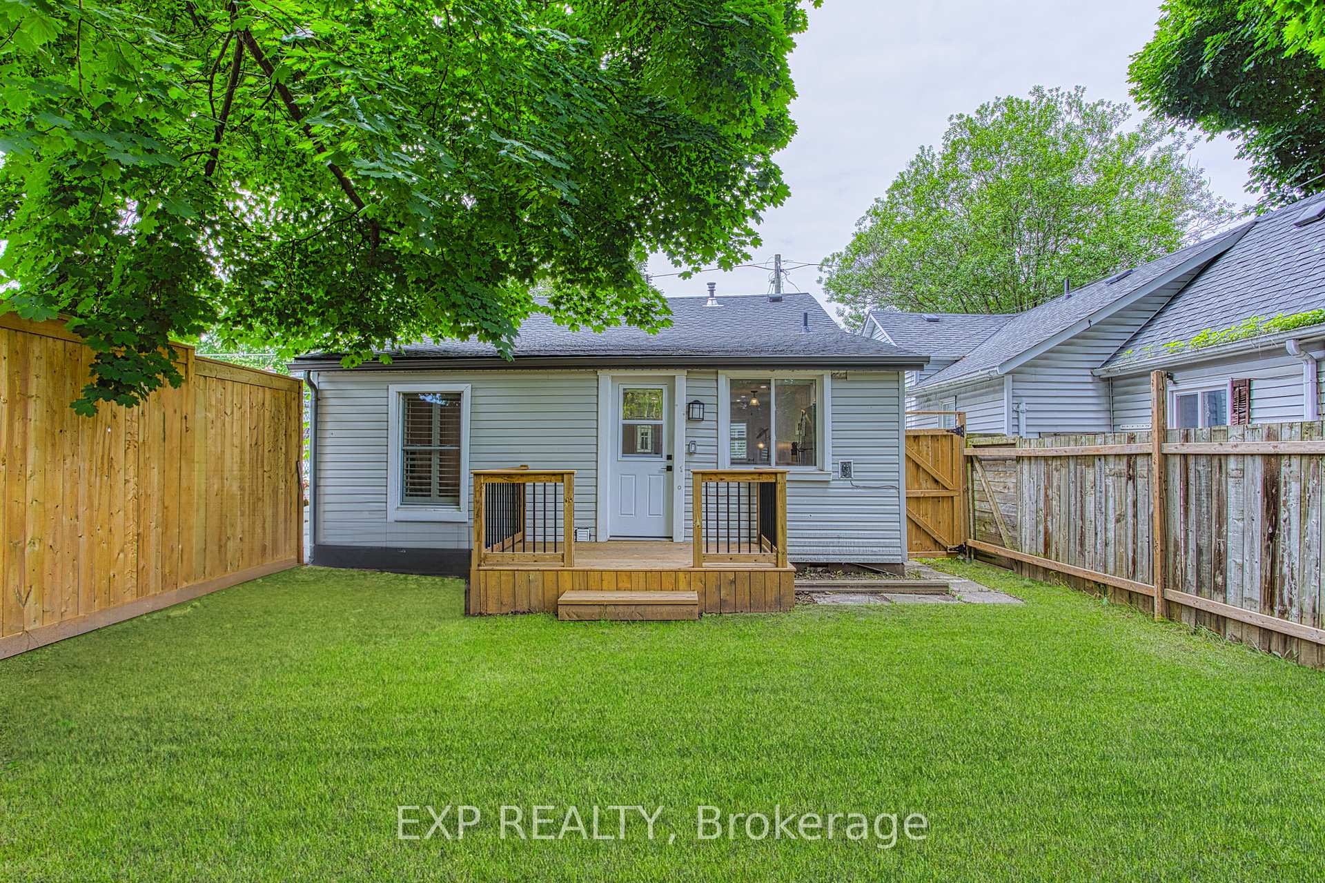 Photo 20 of 12 Napier Street, St. Catharines, Downtown — HOMEH