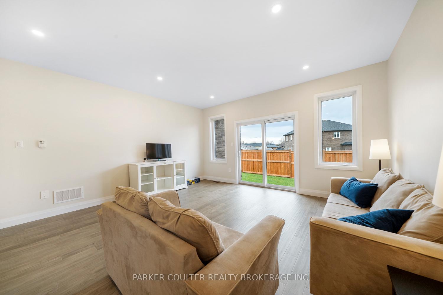Photo 12 of 145 Ritchie Crescent, Springwater, Rural Springwater — HOMEH