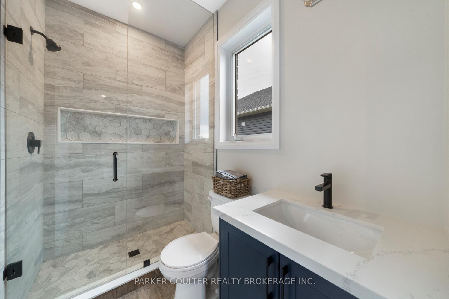 Photo 18 of 145 Ritchie Crescent, Springwater, Rural Springwater — HOMEH
