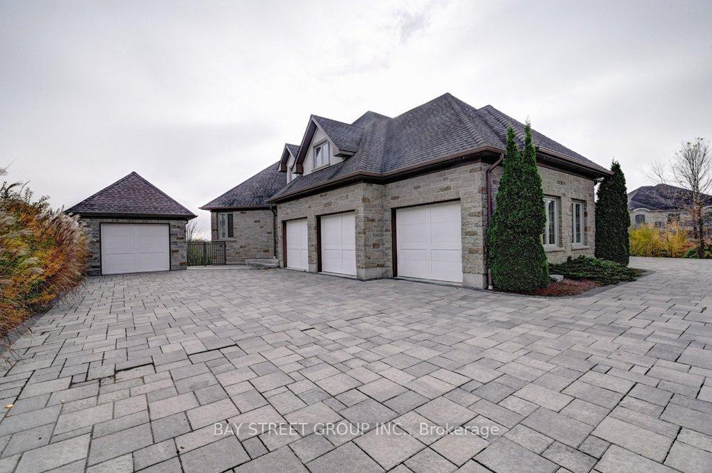 Photo 3 of 74 Paddock Court, Kitchener — HOMEH