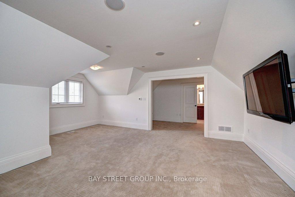 Photo 21 of 74 Paddock Court, Kitchener — HOMEH