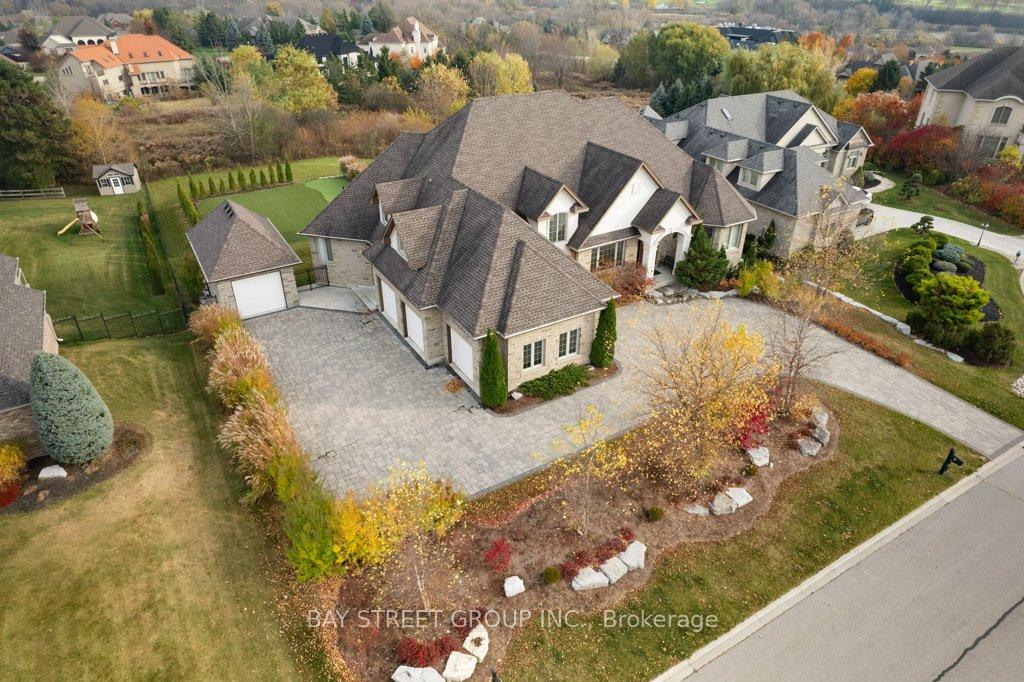 Photo 32 of 74 Paddock Court, Kitchener — HOMEH
