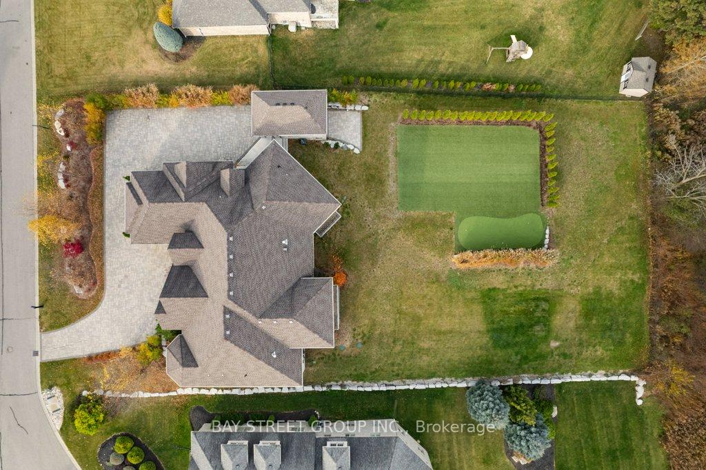 Photo 34 of 74 Paddock Court, Kitchener — HOMEH