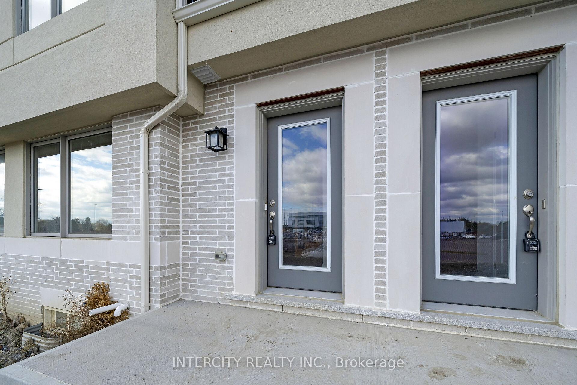 Photo 2 of 21 Alan Francis Lane, Markham, Cachet — HOMEH