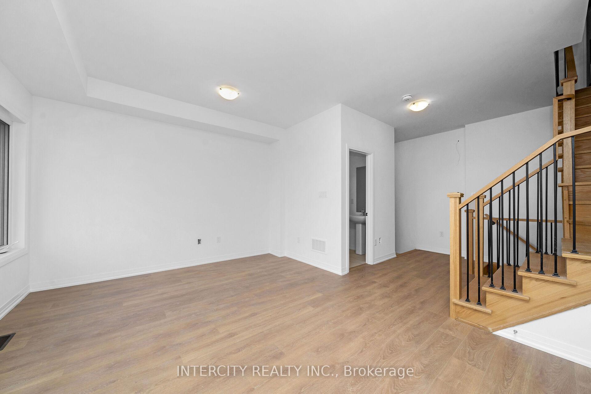 Photo 4 of 21 Alan Francis Lane, Markham, Cachet — HOMEH