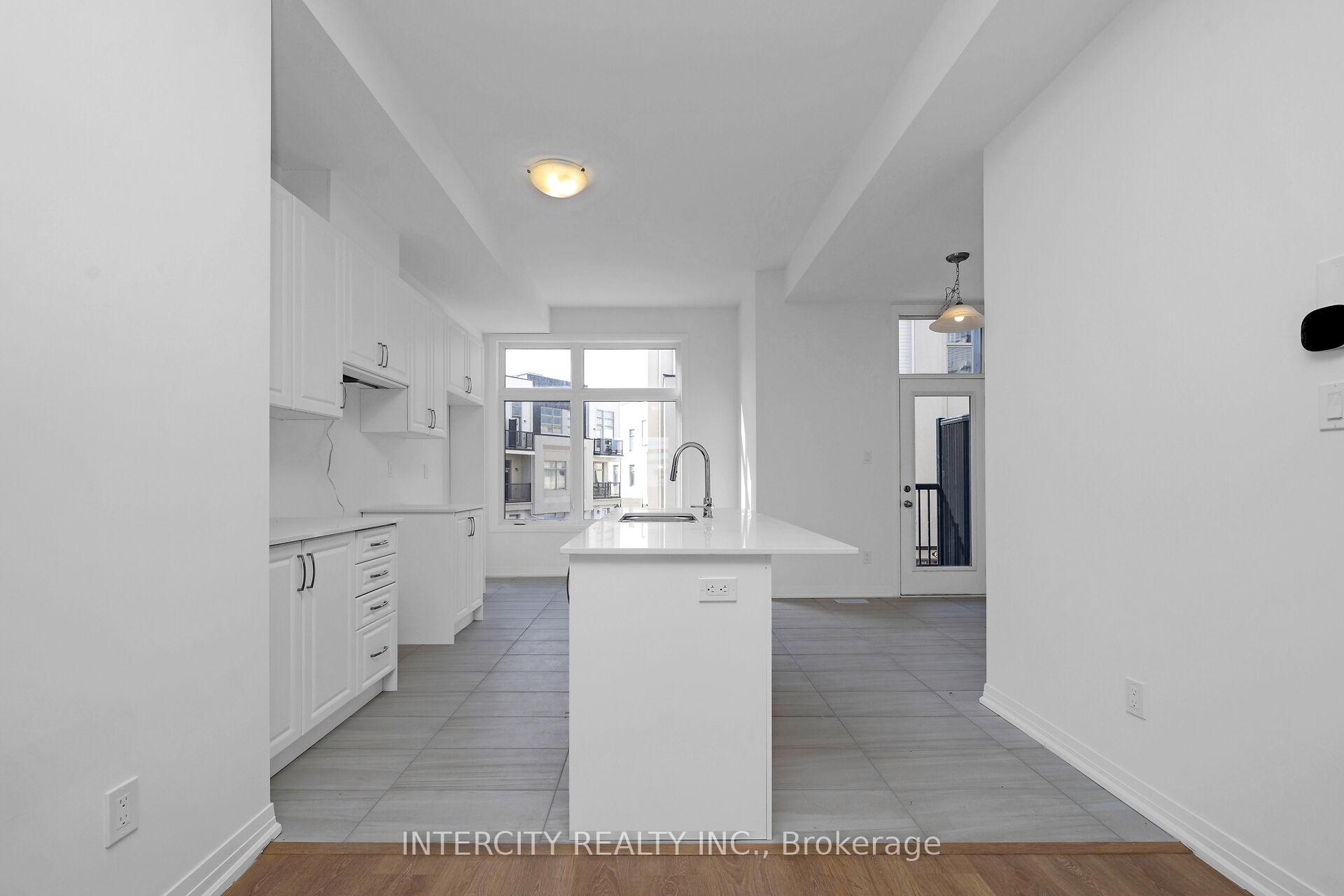 Photo 10 of 21 Alan Francis Lane, Markham, Cachet — HOMEH