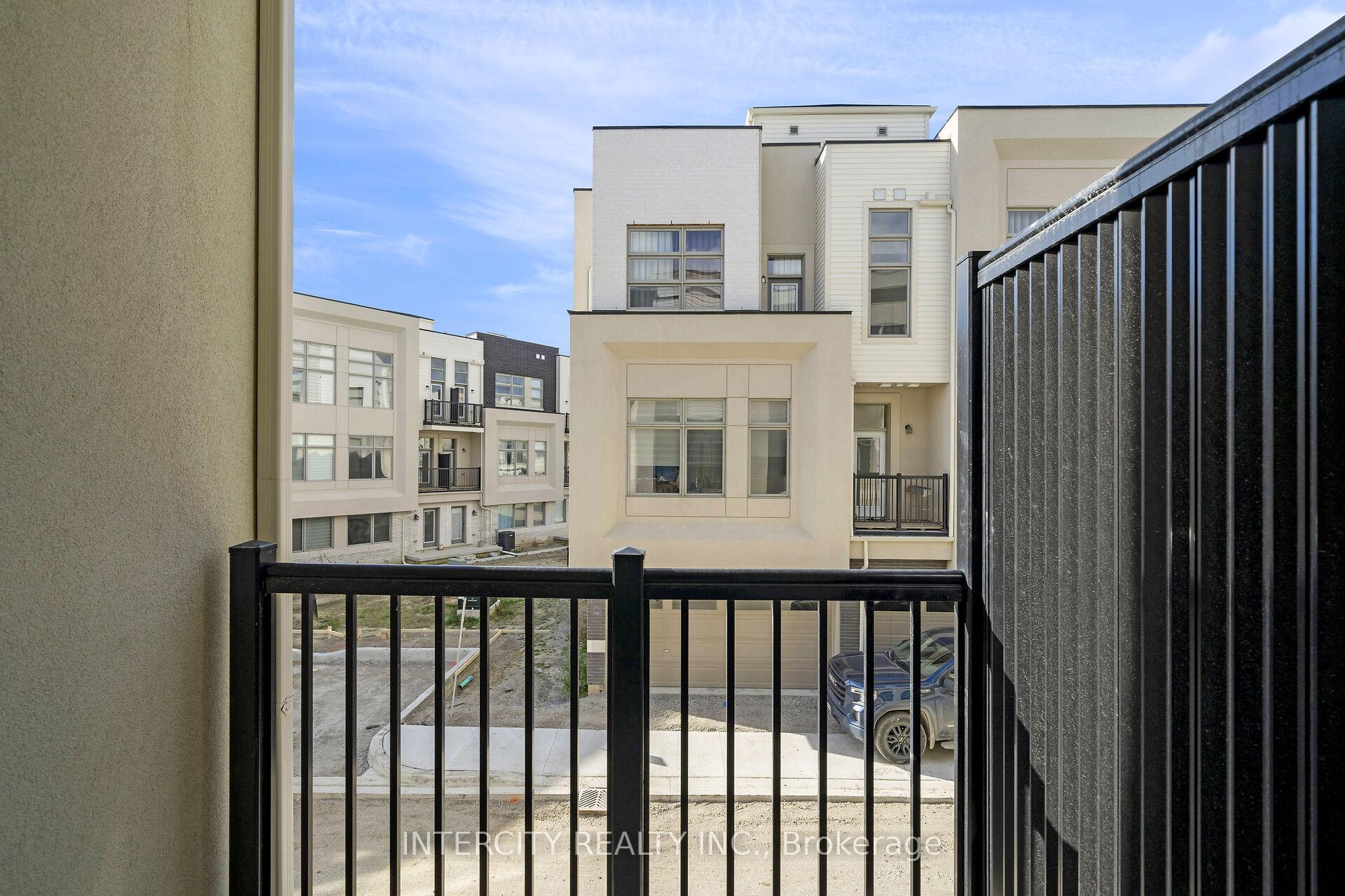 Photo 14 of 21 Alan Francis Lane, Markham, Cachet — HOMEH