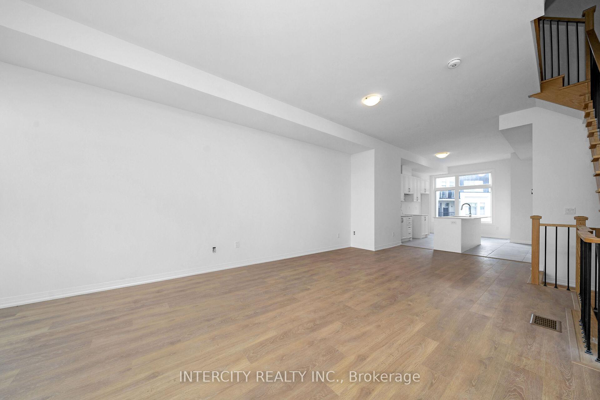 Photo 17 of 21 Alan Francis Lane, Markham, Cachet — HOMEH