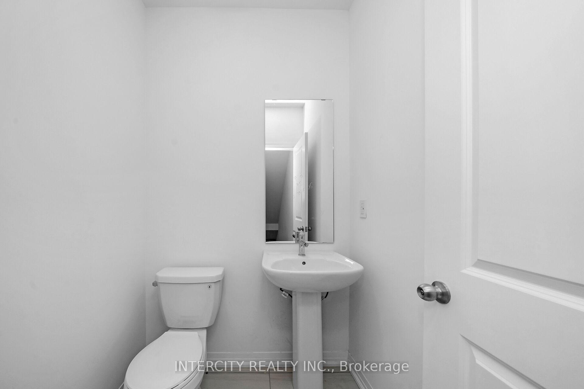 Photo 19 of 21 Alan Francis Lane, Markham, Cachet — HOMEH