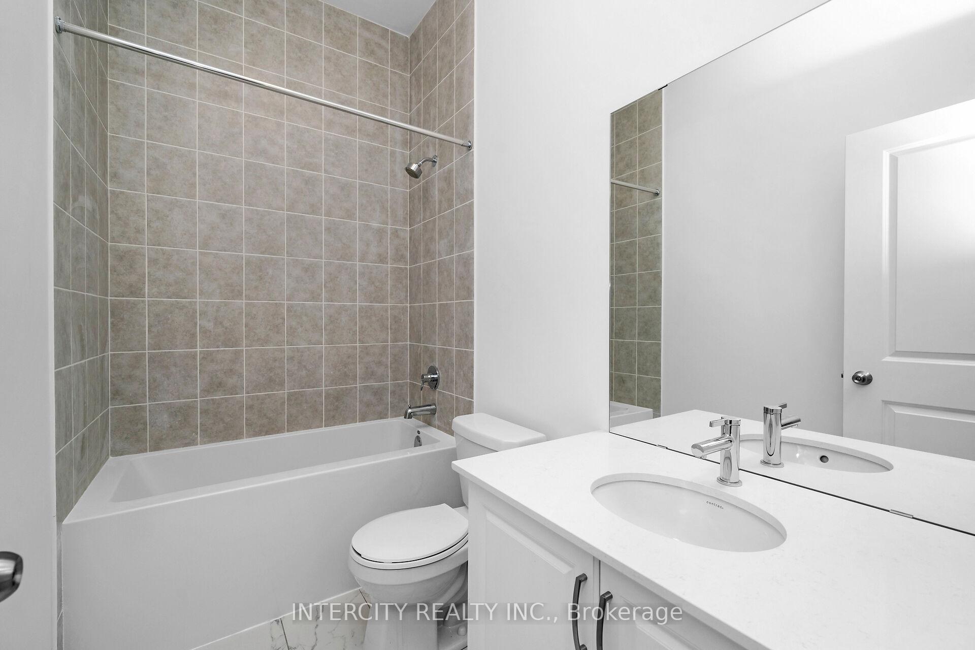 Photo 29 of 21 Alan Francis Lane, Markham, Cachet — HOMEH