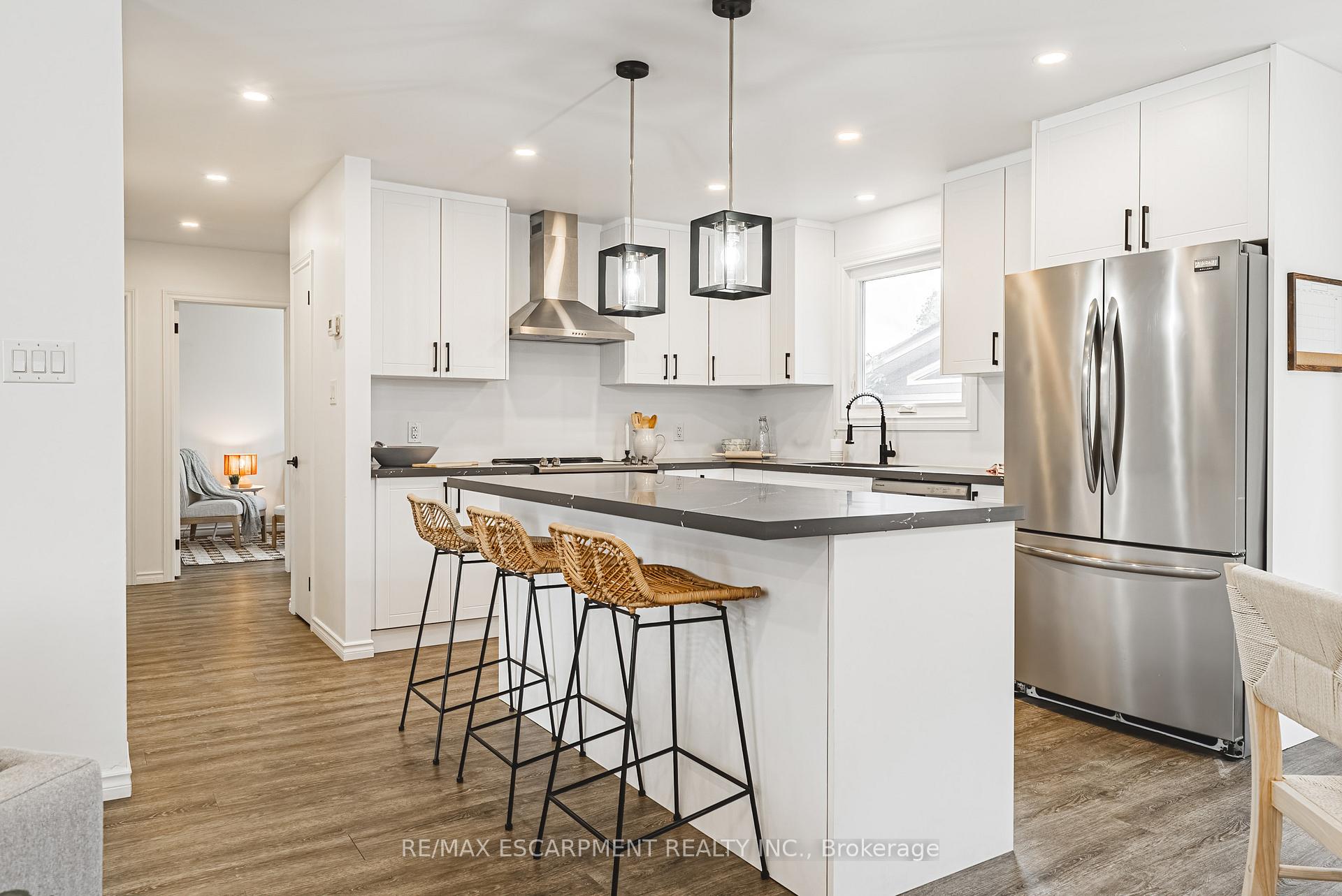 Photo 6 of 75 Graystone Drive, Hamilton, Gilkson — HOMEH