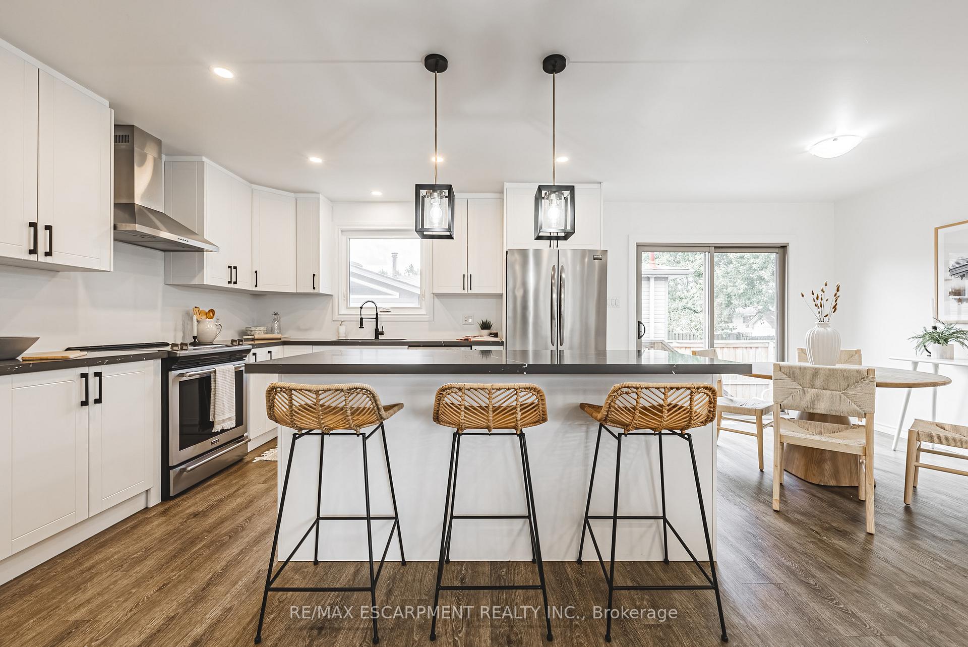 Photo 7 of 75 Graystone Drive, Hamilton, Gilkson — HOMEH