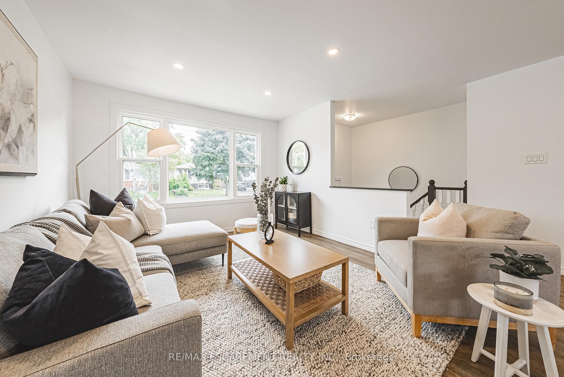 Photo 11 of 75 Graystone Drive, Hamilton, Gilkson — HOMEH