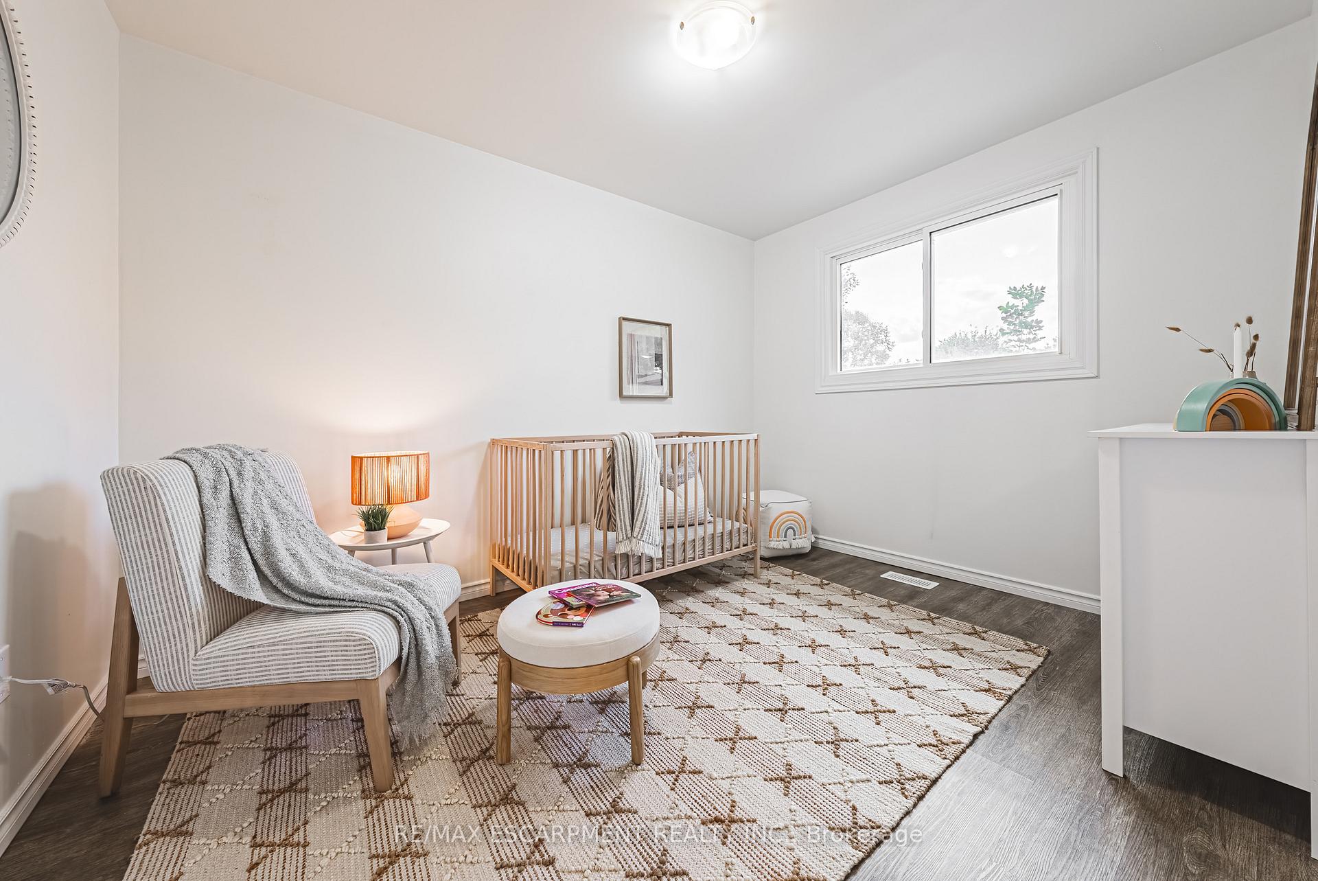 Photo 17 of 75 Graystone Drive, Hamilton, Gilkson — HOMEH