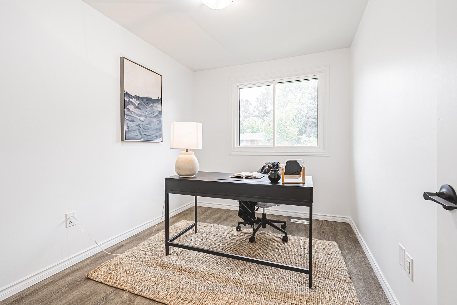 Photo 18 of 75 Graystone Drive, Hamilton, Gilkson — HOMEH