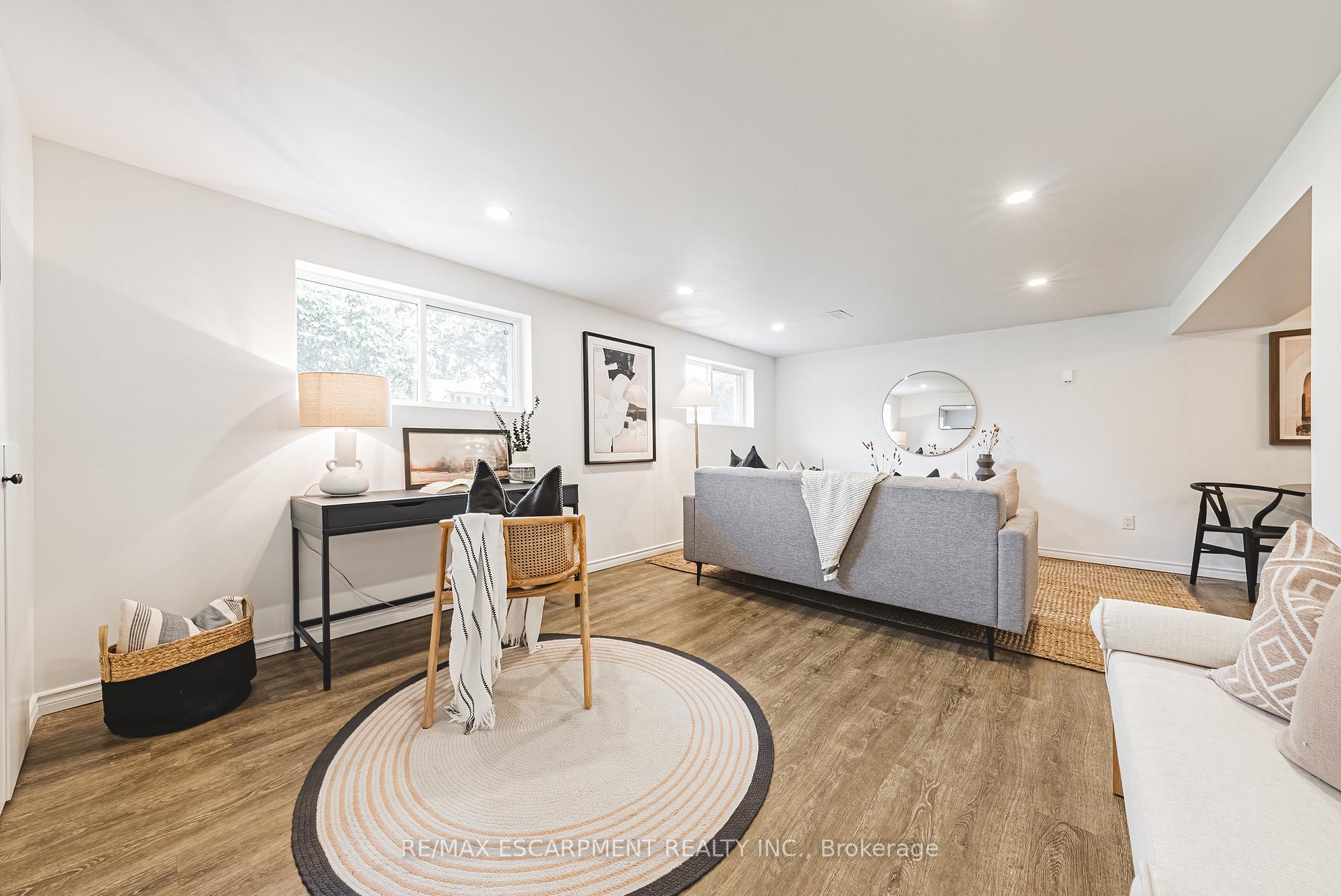 Photo 20 of 75 Graystone Drive, Hamilton, Gilkson — HOMEH