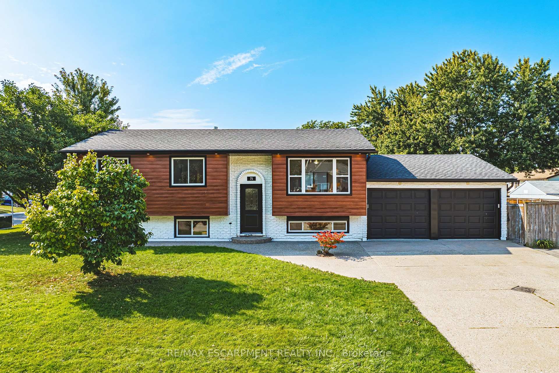 Photo 23 of 75 Graystone Drive, Hamilton, Gilkson — HOMEH