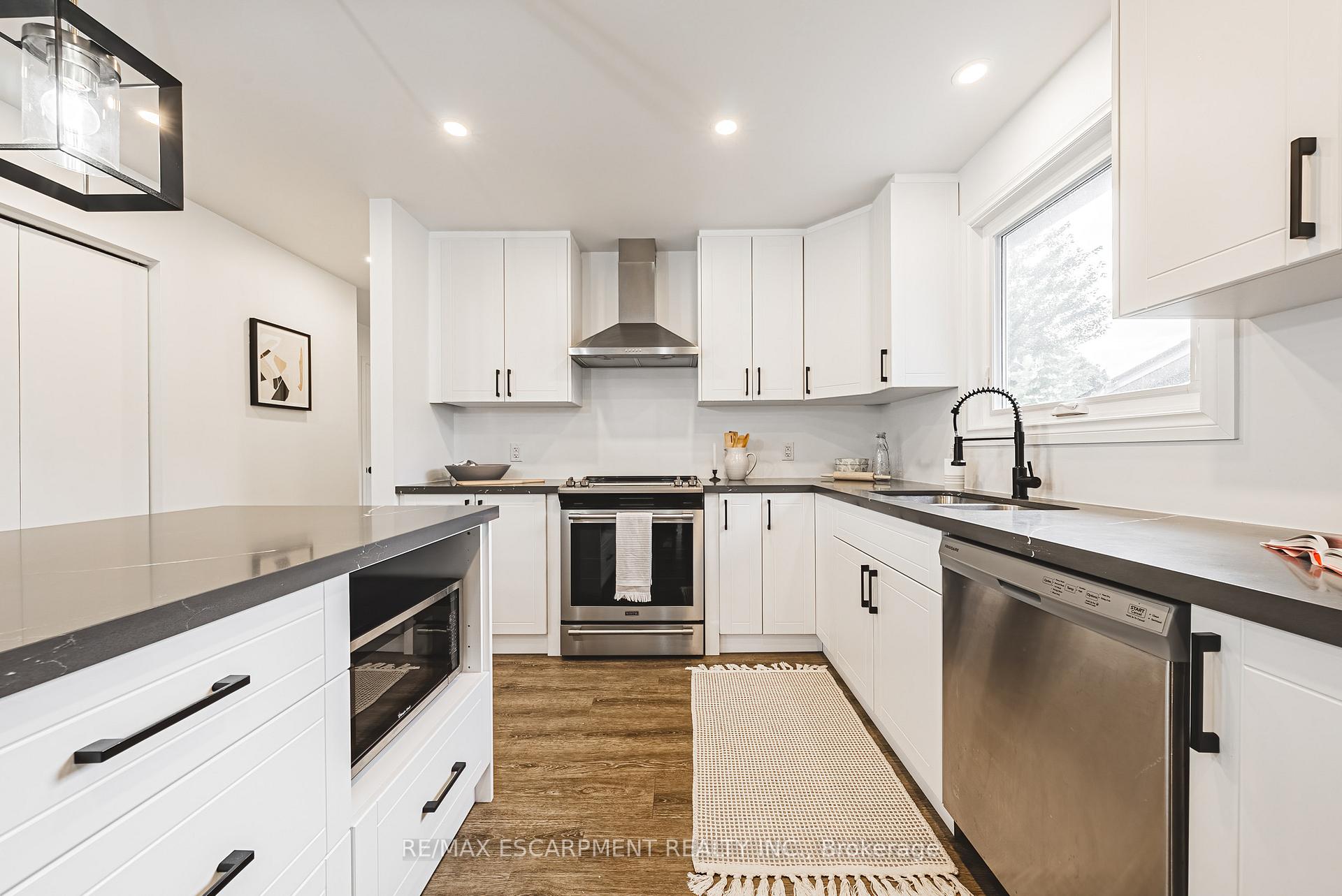Photo 29 of 75 Graystone Drive, Hamilton, Gilkson — HOMEH