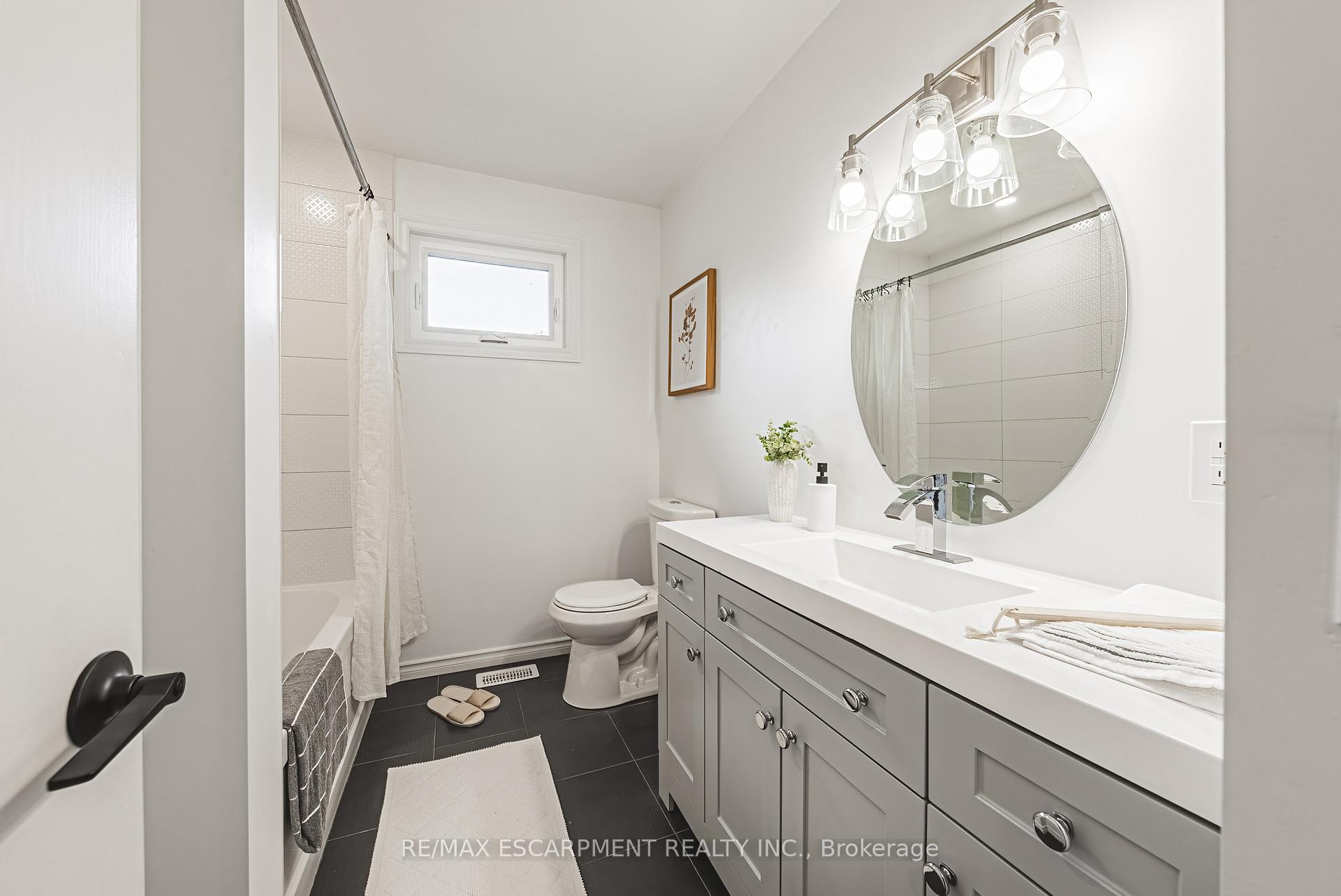 Photo 34 of 75 Graystone Drive, Hamilton, Gilkson — HOMEH