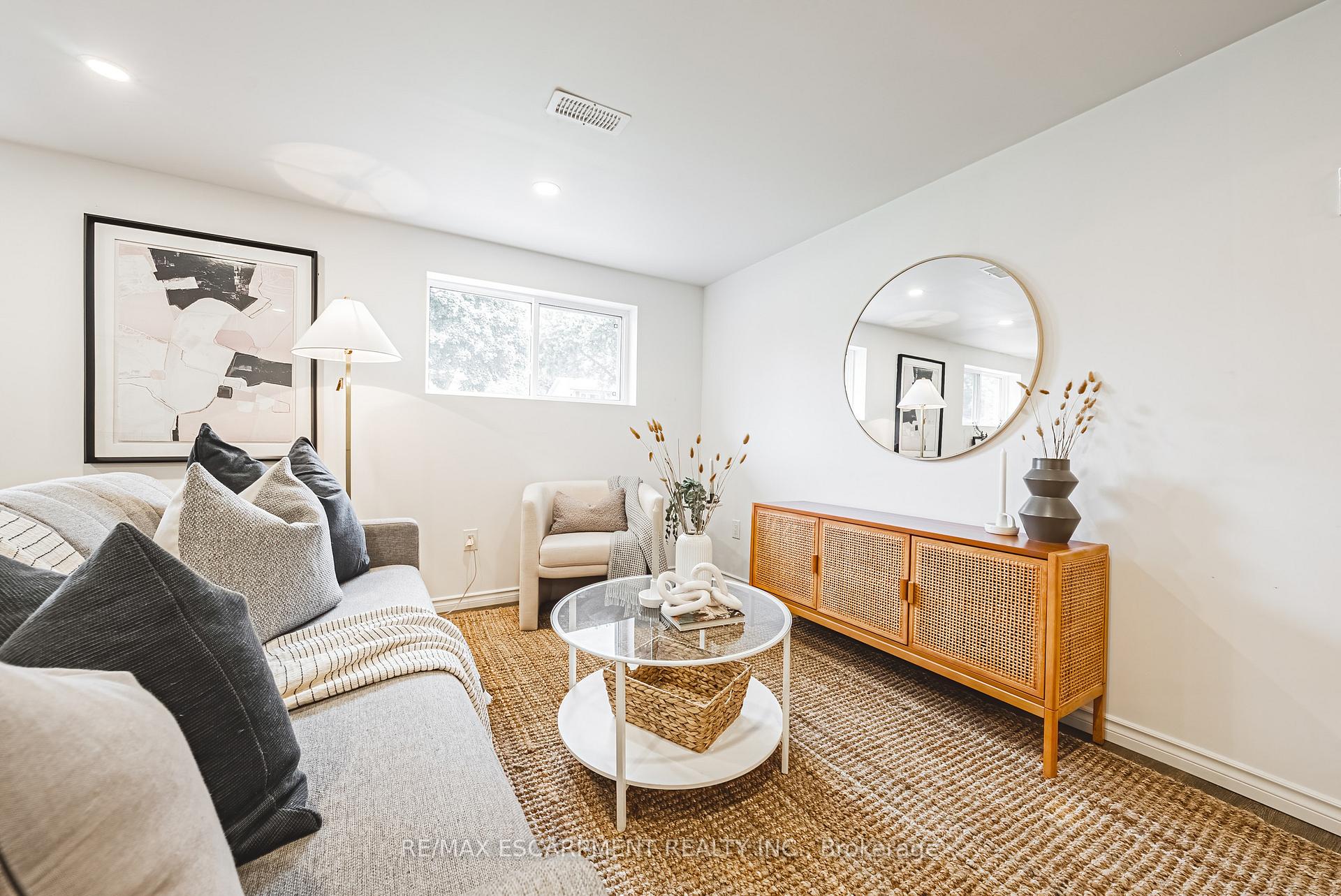 Photo 40 of 75 Graystone Drive, Hamilton, Gilkson — HOMEH