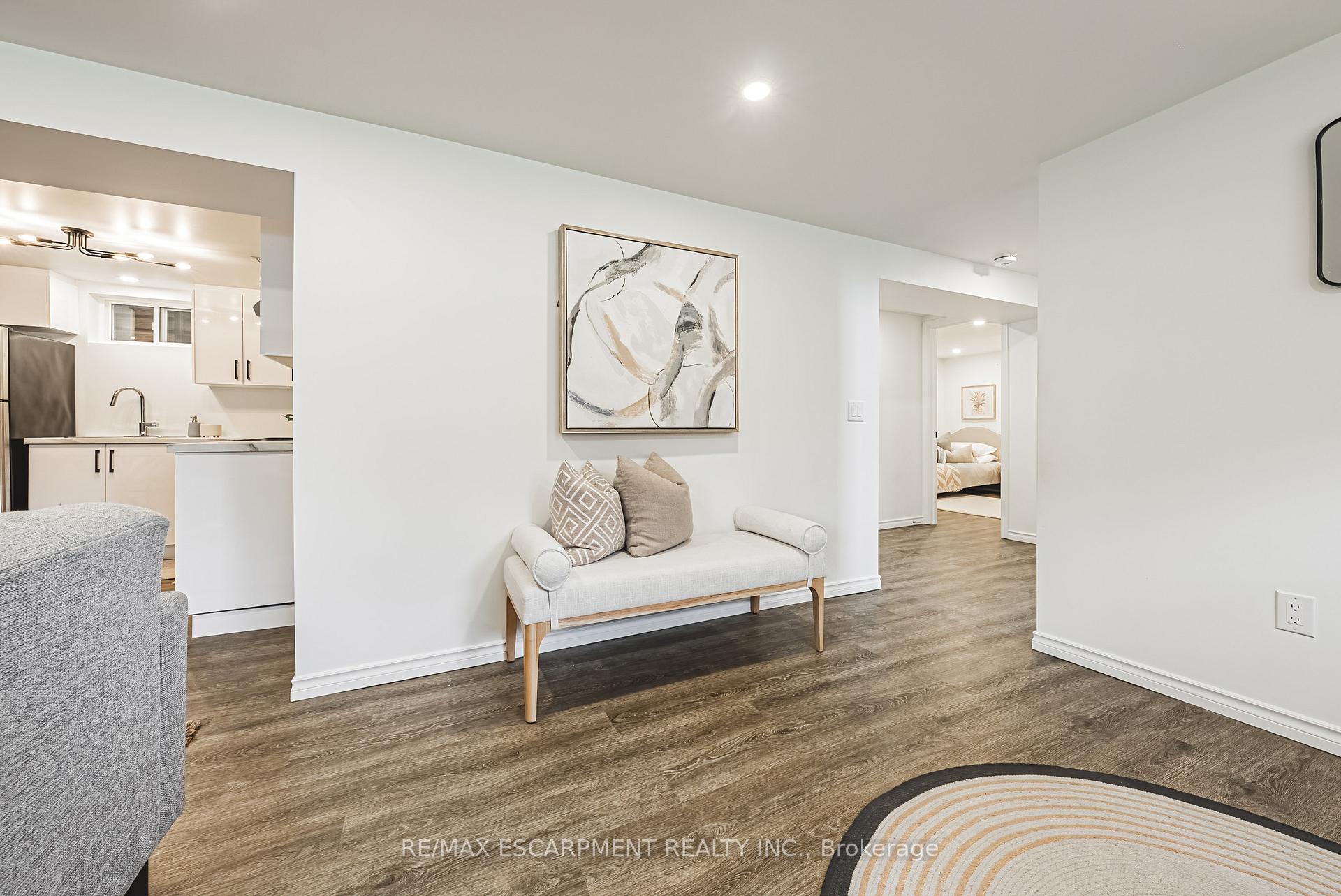 Photo 45 of 75 Graystone Drive, Hamilton, Gilkson — HOMEH