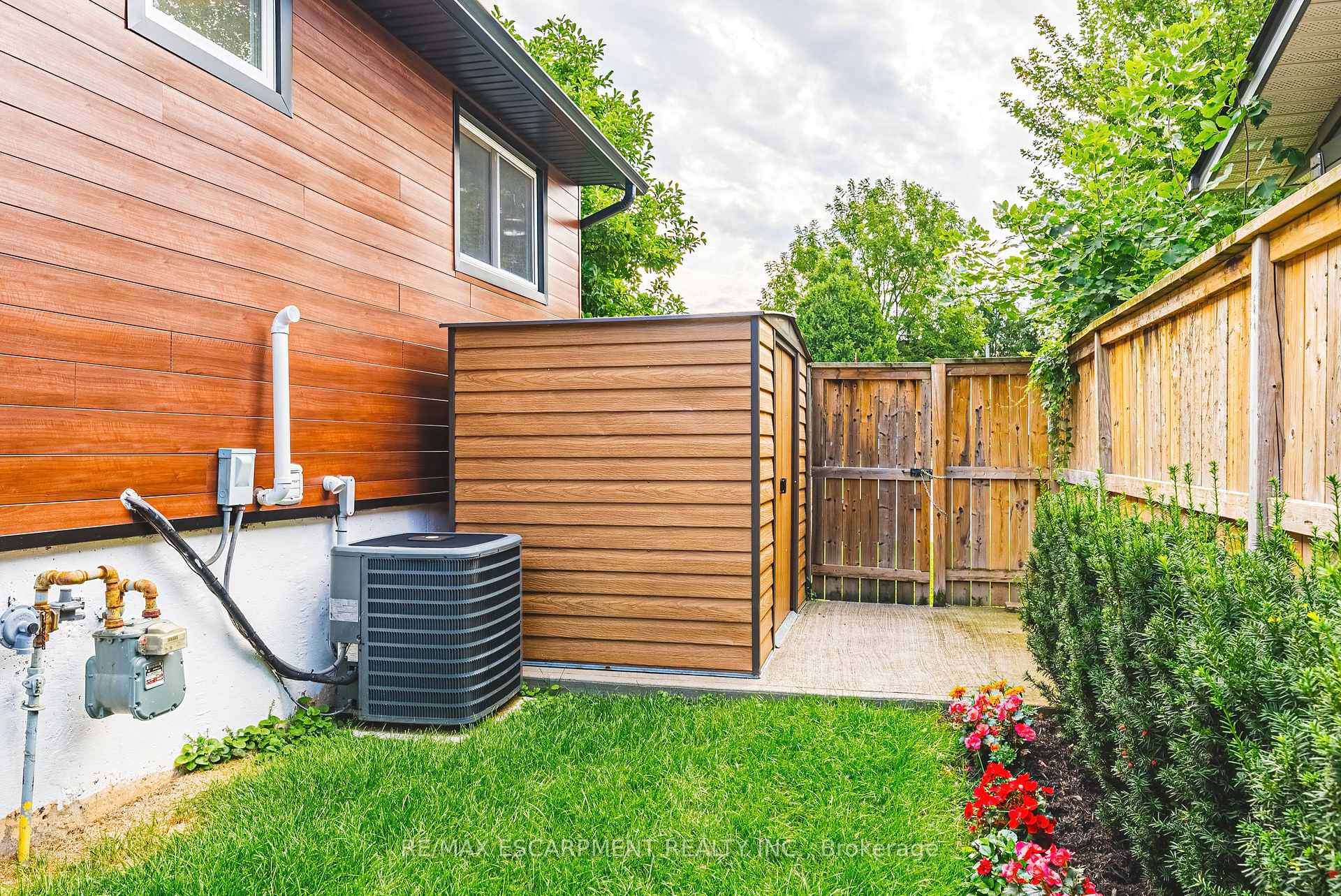 Photo 51 of 75 Graystone Drive, Hamilton, Gilkson — HOMEH
