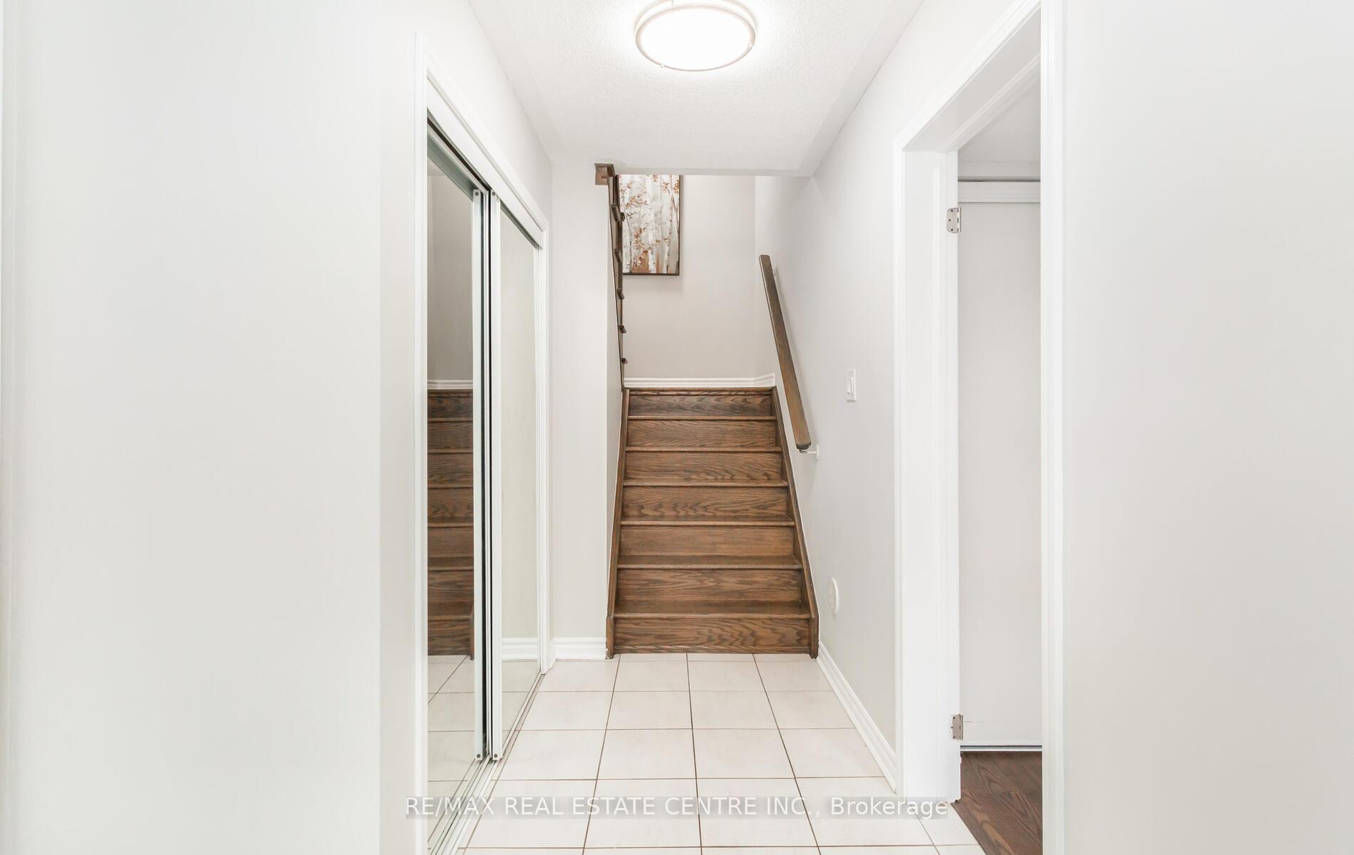 Photo 5 of 61 Stewardship Drive, Brampton, Northwest Brampton — HOMEH